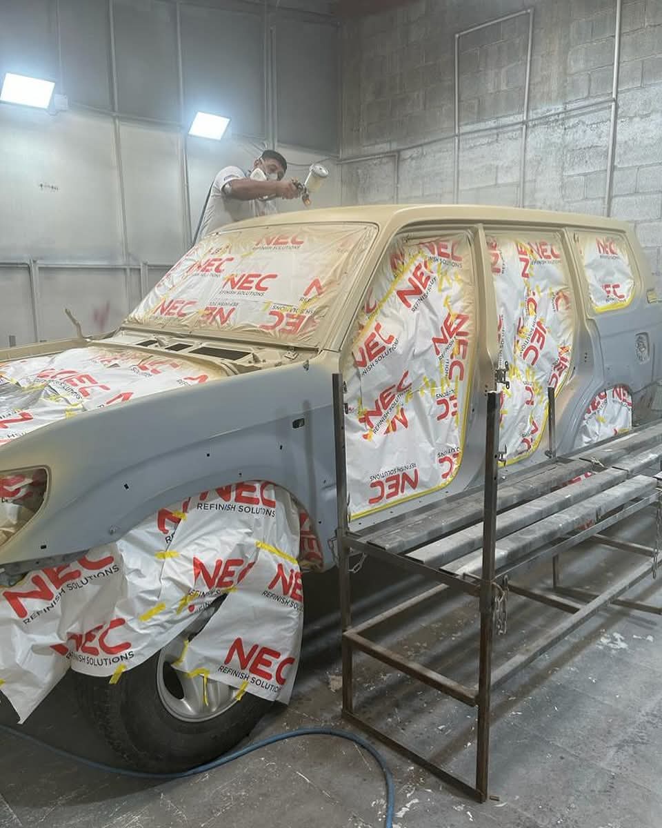 Taller Baca - Nuestro equipo trabajando en reparación automotriz